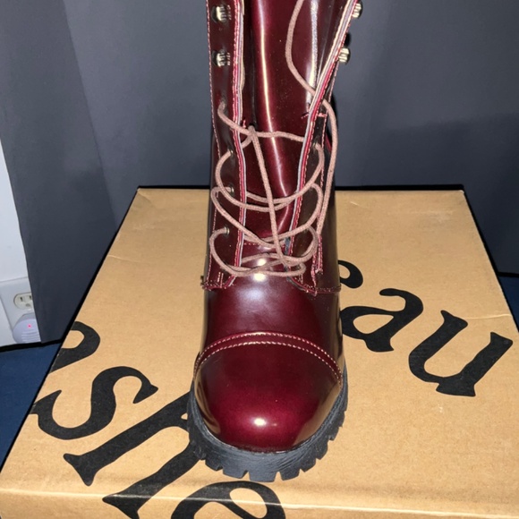 Boots - Picture 15 of 15